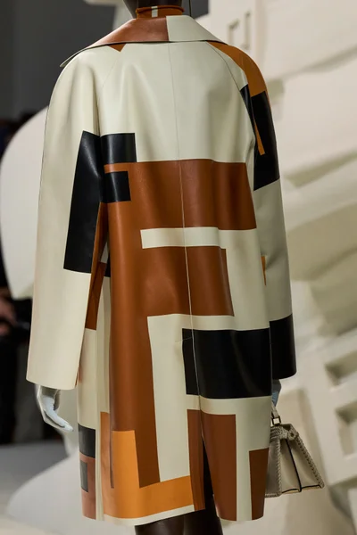 Look 97
